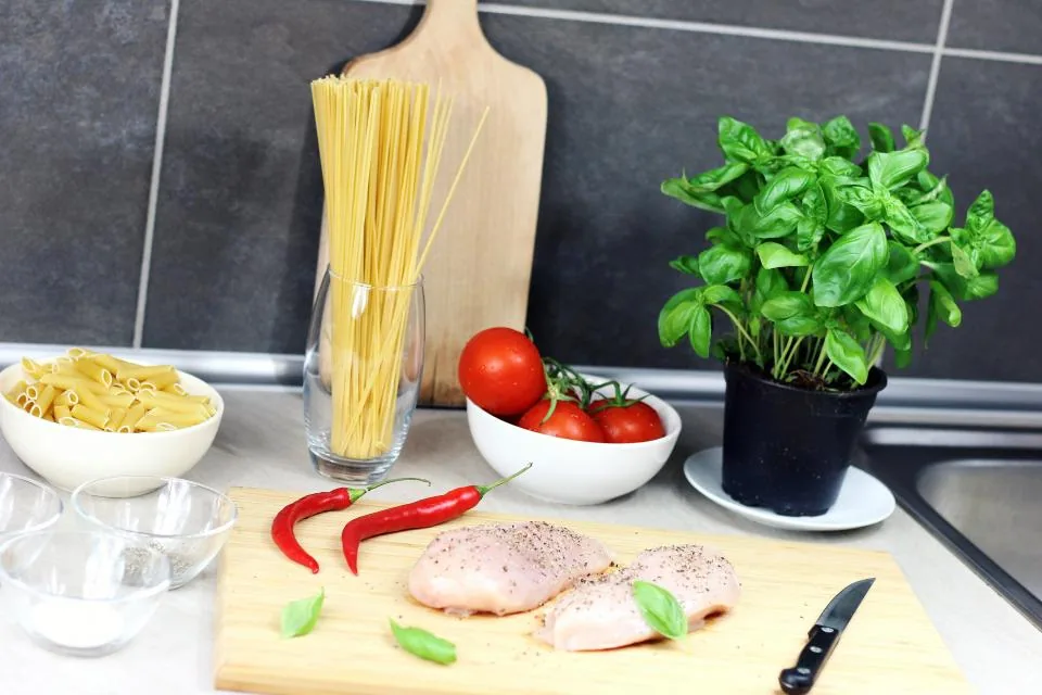 Editorial lifestyle photograph for how to buy knives without a big block.